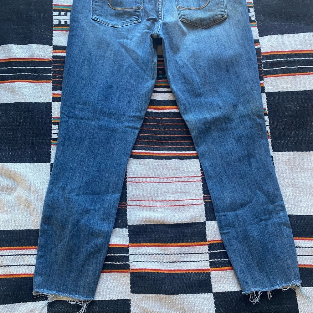 Levi’s High Rise Ankle Skinny Denim Jeans. Distressed style. Size 6..  28/25. - Picture 8 of 8